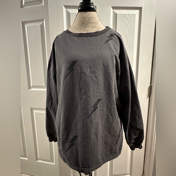 large pullover with lightening bolts - Picture 3 of 7